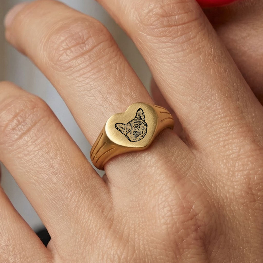Custom Pet Heart Signet Engraved Ring - Pet Face